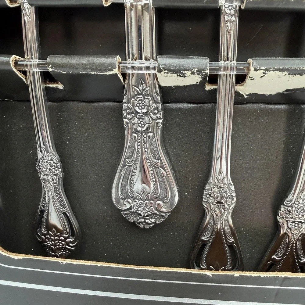 VALENTINE Stainless Flatware Rogers by Stanley Roberts 44‎ Piece Service For 8